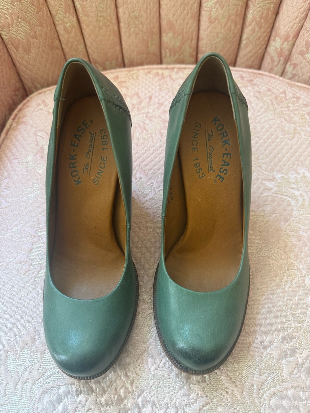 Kork-Ease Green Leather Round-Toe Pumps